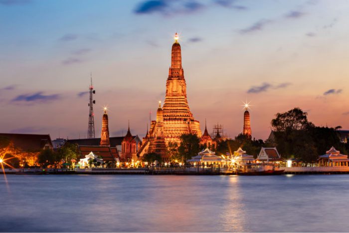 A Travel Guide To Visiting Wat Arun, Bangkok - The Stupid Bear